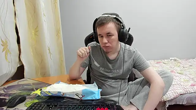 iliaskrislove online show from November 28, 10:55 pm