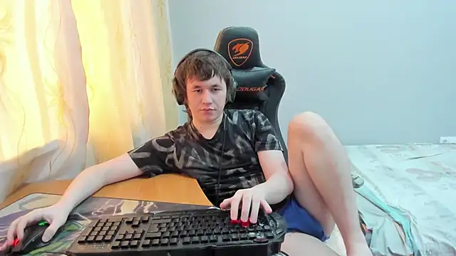 iliaskrislove online show from April 9, 5:49 am