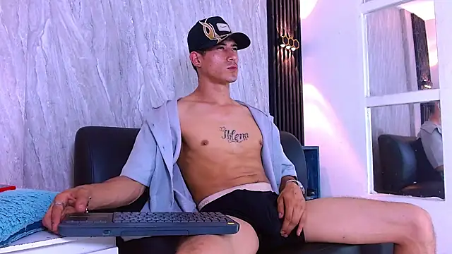 Jhonn Rhyss online show from December 21, 7:33 pm