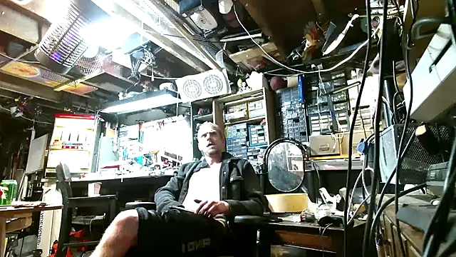 mrwinsalot88 online show from September 26, 8:45 am