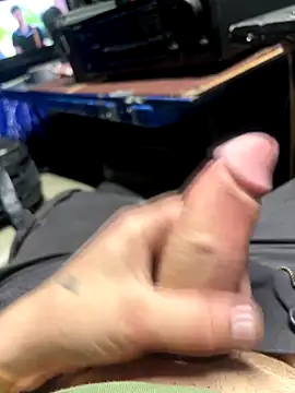 joeycbigcock online show from November 15, 12:01 am