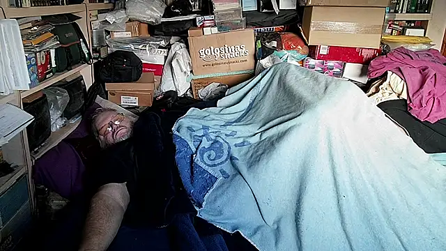 hadeszeuss2 online show from January 18, 3:25 pm