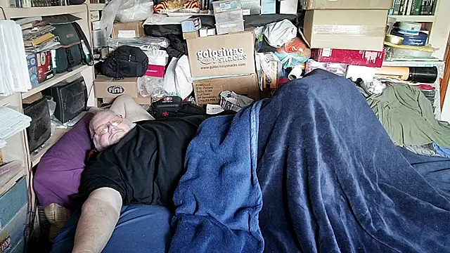 hadeszeuss2 online show from March 28, 3:34 pm