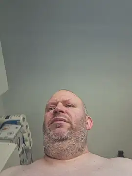 ShyBoy1982 online show from May 26, 8:43 am