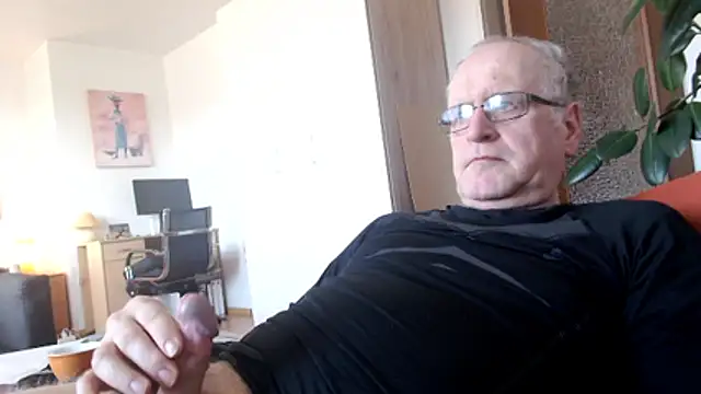 Milkasahne64 online show from March 21, 9:36 am