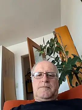 Milkasahne64 online show from June 4, 5:57 am