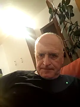 Milkasahne64 online show from October 29, 6:00 pm