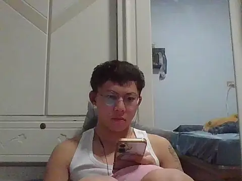 ZHIIz online show from March 14, 3:08 pm