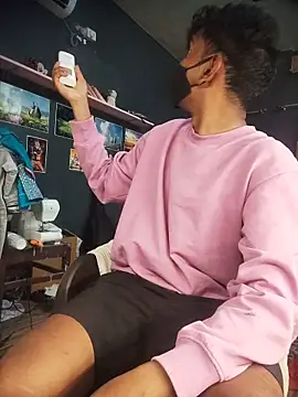 richardjames95 online show from March 6, 12:13 pm