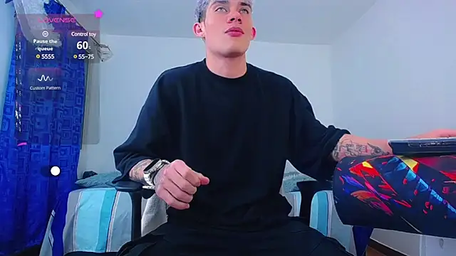 thiagomurphyy online show from December 18, 4:31 am