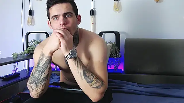 CarterCole online show from January 18, 7:26 am