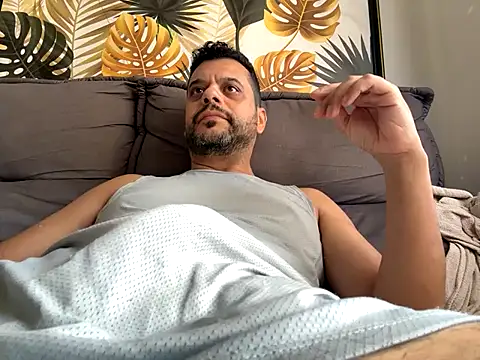 HornyBeachBoyBR online show from April 13, 2:07 pm