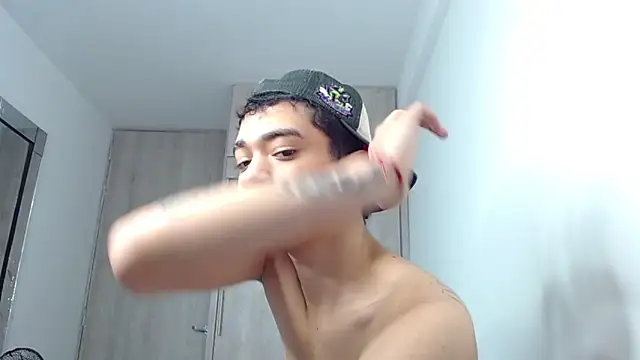 latinhandsome online show from December 28, 3:15 am