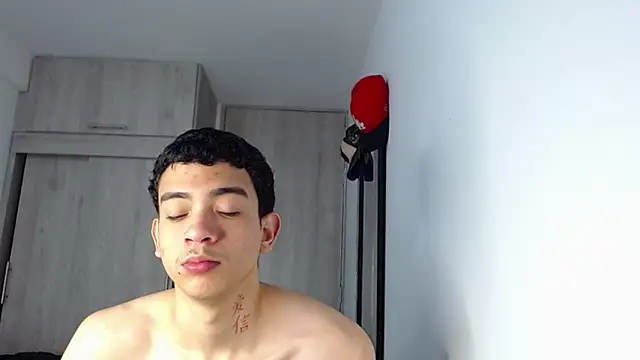 latinhandsome online show from January 29, 4:19 pm