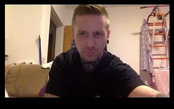 Snapshot of Schabernack1990 chatting on January 23, 3:58 am Schabernack1990 online show from January 23, 3:58 am