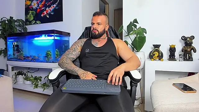 Snapshot of Johnnygrayson1 chatting on September 9, 11:58 pm Johnnygrayson1 online show from September 9, 11:58 pm