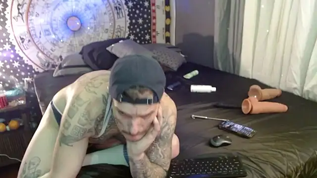 UnCuTupTheBuTT online show from January 13, 10:41 am