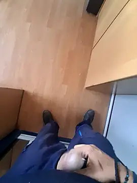 Snapshot of voupap6310 chatting on October 6, 9:14 am voupap6310 online show from October 6, 9:14 am