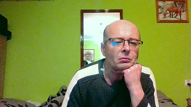 Tiger202441 online show from April 2, 9:44 pm