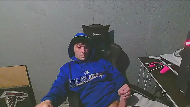 Snapshot of Superoz77 chatting on December 8, 6:01 am Superoz77 online show from December 8, 6:01 am