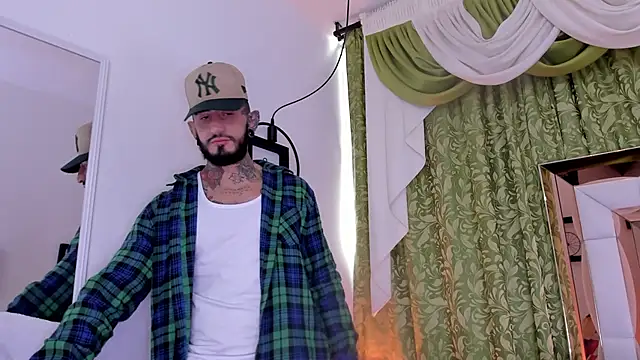 dilan scootk  online show from January 12, 7:40 pm