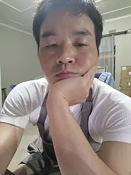 kisstoyousoon2024 online show from December 19, 5:21 pm