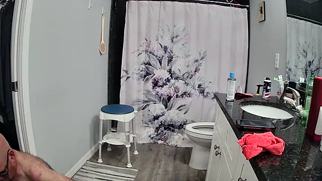 lou63ponce online show from September 8, 8:41 pm