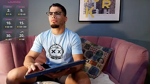 Snapshot of dante_fox_ chatting on February 6, 11:37 pm dante fox online show from February 6, 11:37 pm