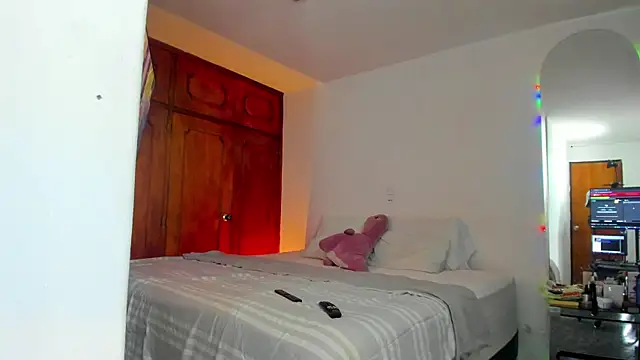 Jordyrodriiguez online show from February 15, 4:14 am