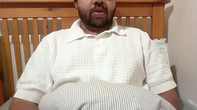 whoreboi98 online show from May 3, 9:28 pm