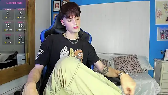 VladHellsing4 online show from March 22, 2:14 pm