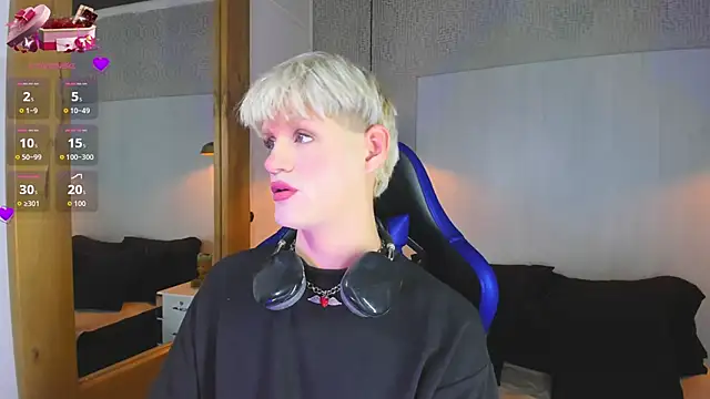 VladHellsing4 online show from March 21, 2:21 pm