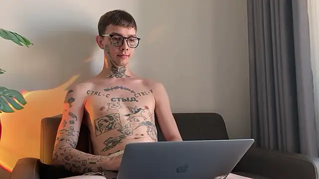 anahori  simon online show from April 6, 1:13 am