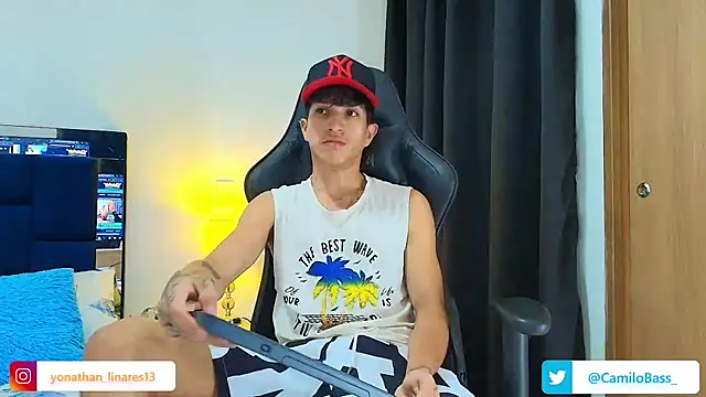  CamiloBass online show from April 18, 1:51 am