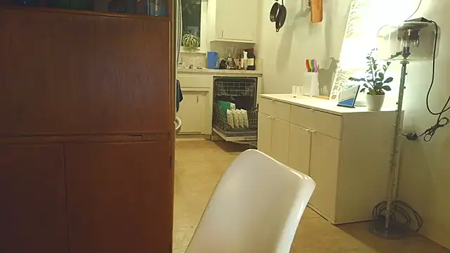 costanza7070 online show from February 6, 5:15 am