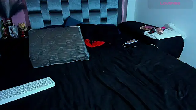 Piggy Eddy online show from January 13, 3:12 am