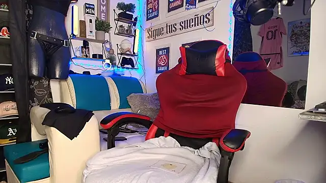 Leenar Key online show from February 27, 1:07 am