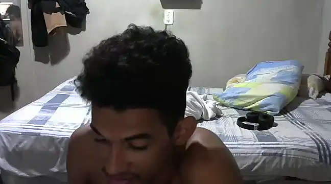 Snapshot of RenziTatte chatting on March 5, 4:46 am RenziTatte online show from March 5, 4:46 am