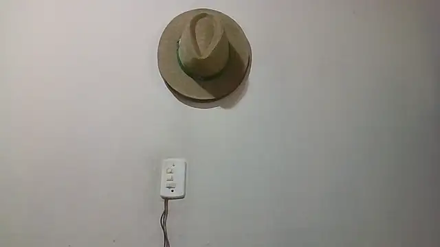 Snapshot of RenziTatte chatting on October 28, 11:23 am RenziTatte online show from October 28, 11:23 am