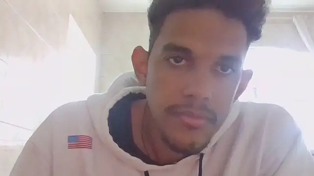 Snapshot of RenziTatte chatting on September 22, 12:37 pm RenziTatte online show from September 22, 12:37 pm