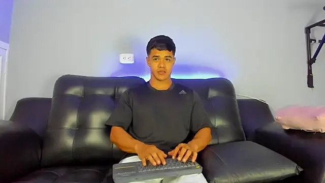 Rob saenz  online show from March 10, 1:32 pm