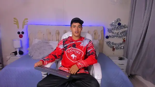 Rob saenz  online show from December 12, 9:58 pm