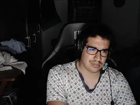 thealfawolf01 online show from November 13, 12:15 am