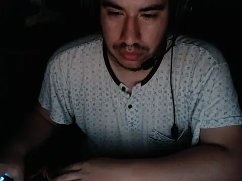 thealfawolf01 online show from January 7, 11:35 pm