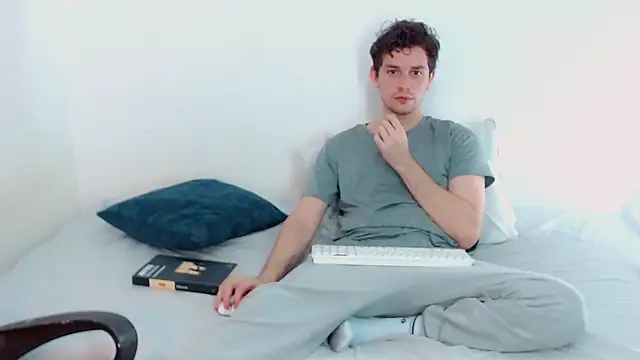 Elio555 online show from December 5, 6:56 pm