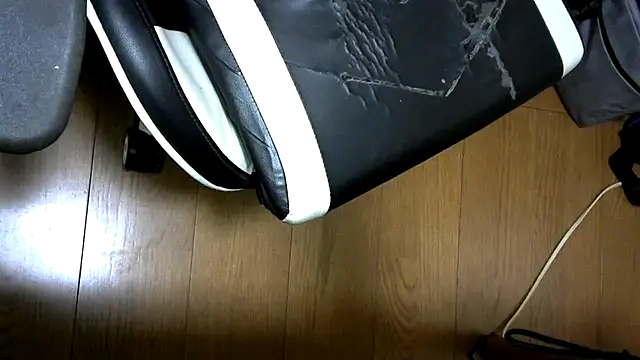 AKI09aki online show from November 19, 4:18 pm