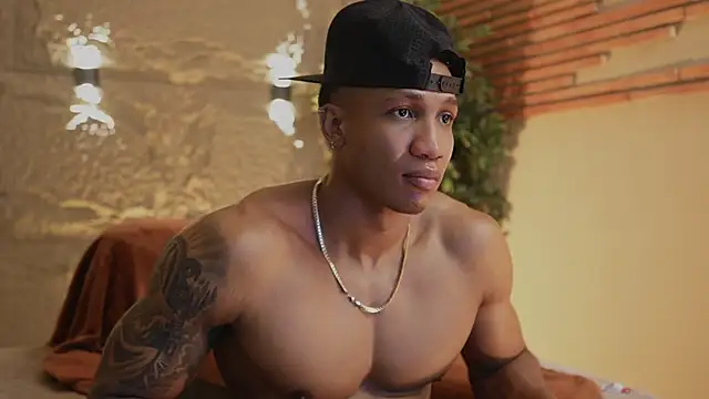 Logan Varela online show from October 29, 6:33 pm