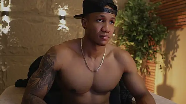 Logan Varela online show from November 21, 4:28 pm