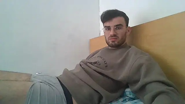 erikamavrik online show from December 15, 8:44 am