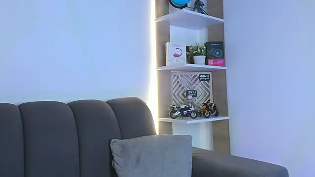 Alan hadid1 online show from February 12, 9:10 pm